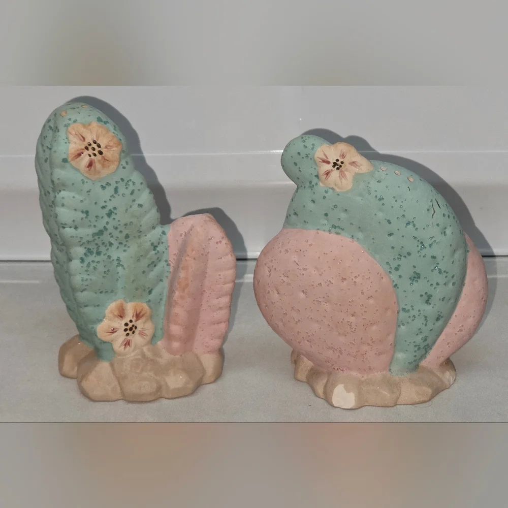Vtg Treasure Craft Pueblo Mesa Southwestern Aztec Cactus Salt & Pepper Shakers